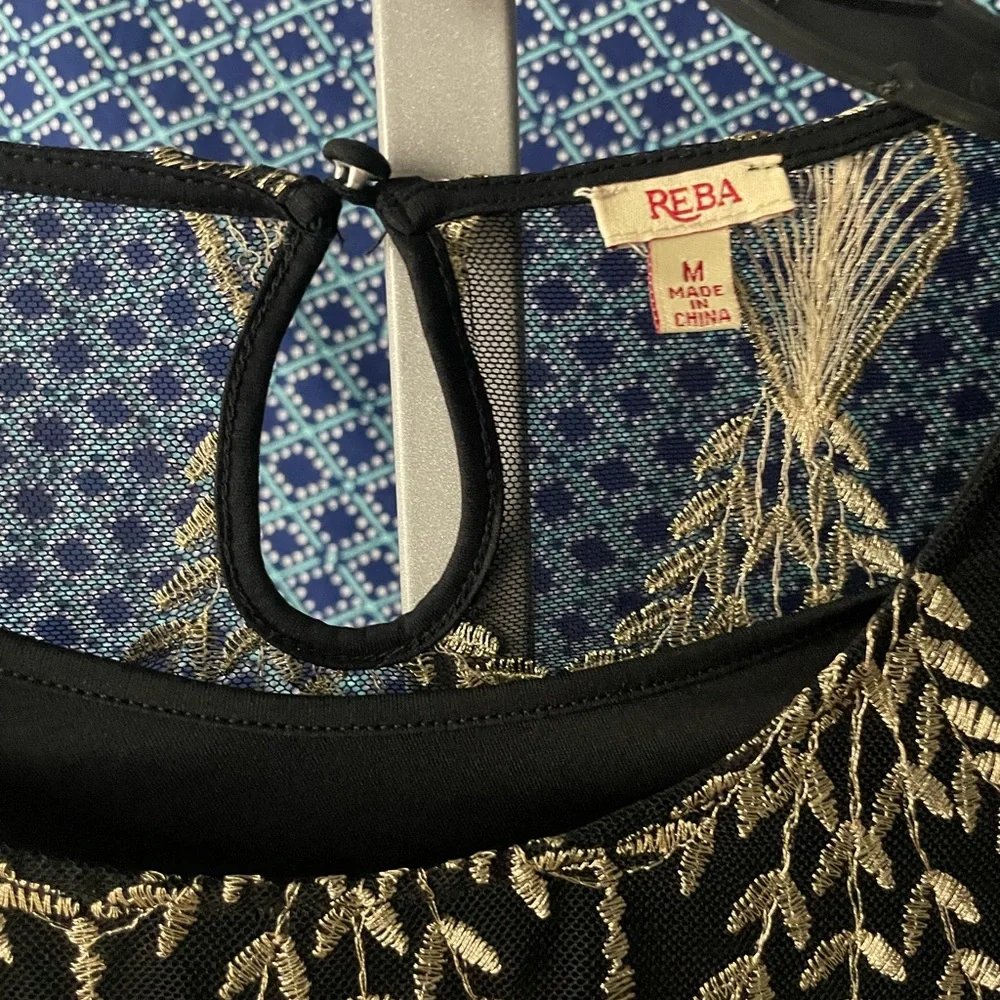 Reba Elegant Black and Gold Lace Top NWT - Picture 3 of 7